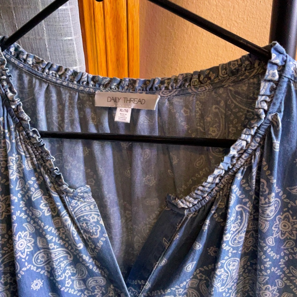 NWT. Daily Threads Long Sleeve Blue Patterned Dress size XL - Picture 2 of 7